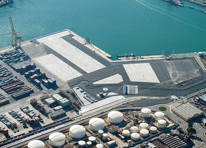 Mantenimiento del puerto de Barcelona