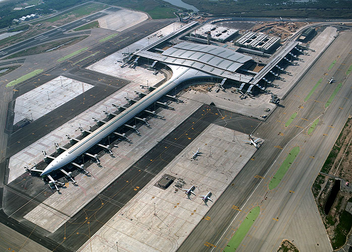Obra civil de la plataforma sur estacionamiento de aeronaves, fase II, (lado norte), aeropuerto de Barcelona