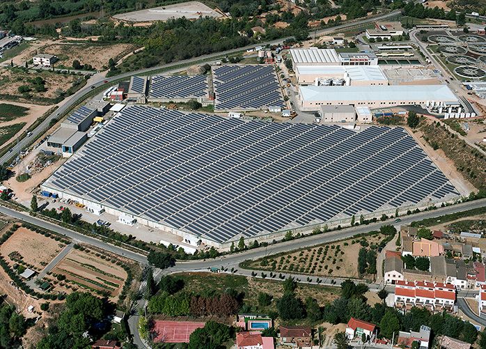 Instalaciones fotovoltaicas con un total 3,7 MW en depósitos y tierras