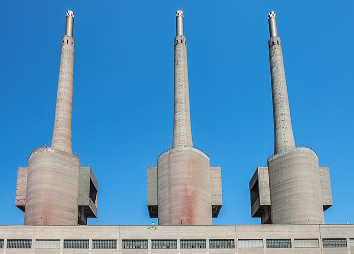 Adaptación parcial de la nave de turbinas de la central térmica del Besòs