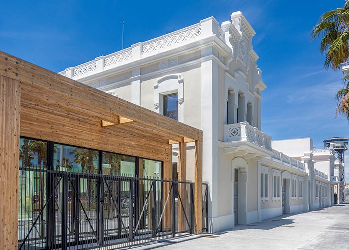 Rehabilitación de los tinglados muelle oriental