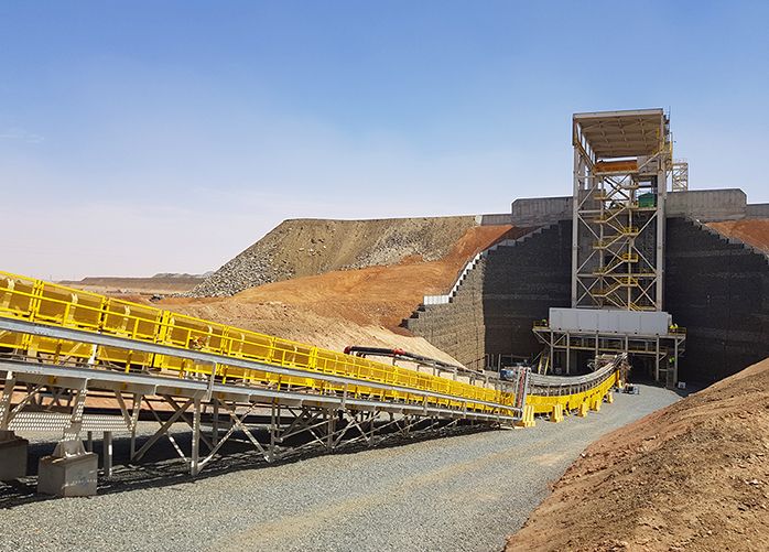 Instalación de una estructura para tratamiento de mineral de oro, Tasiast